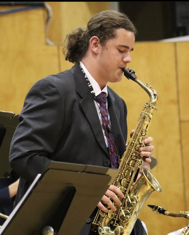 solo at Valley Vibes.jpg